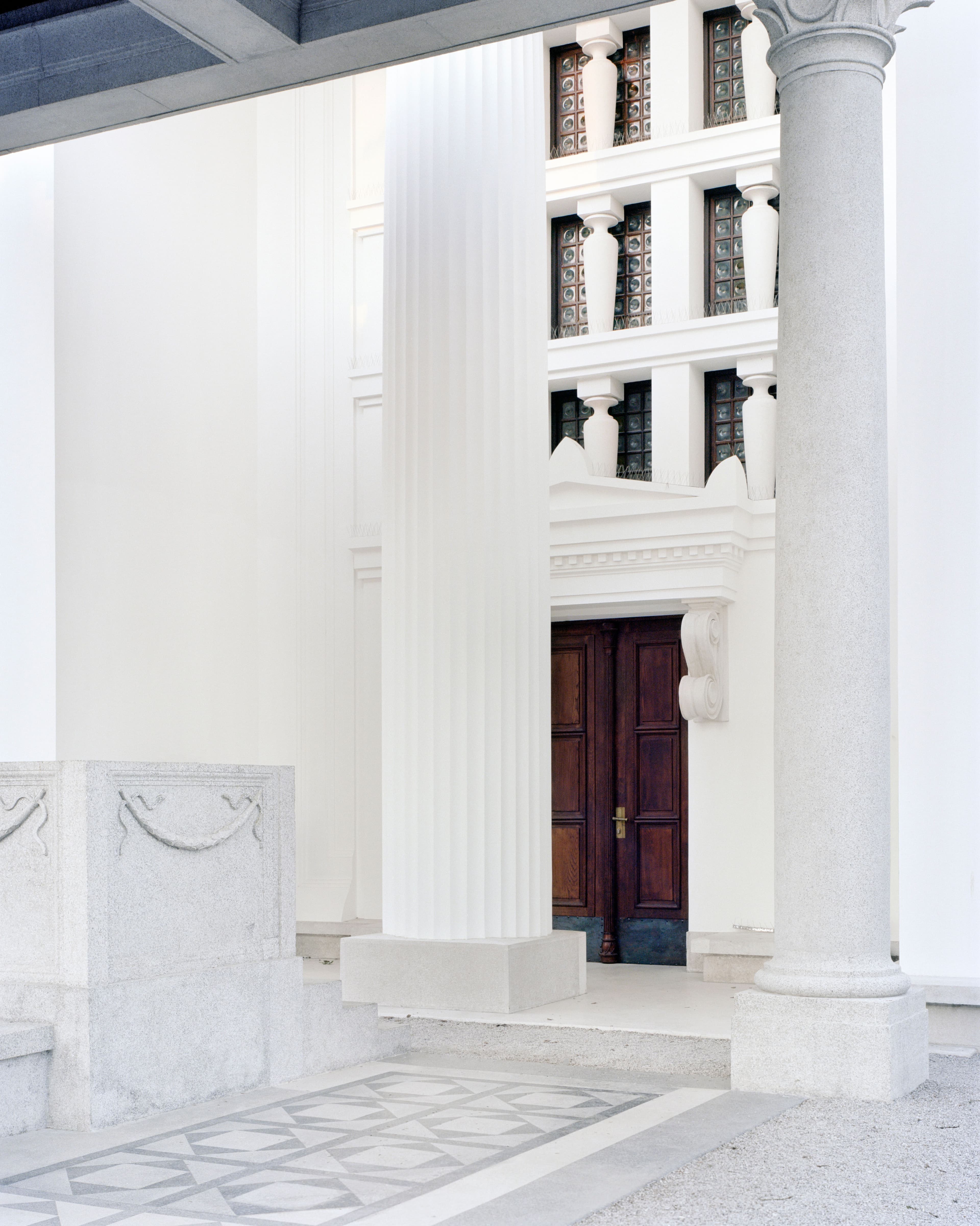 Maxime Delvaux. Château de Chambord, Dilmun Burial Mounds, Jože Plečnik, Río Tinto, Victor Horta-7